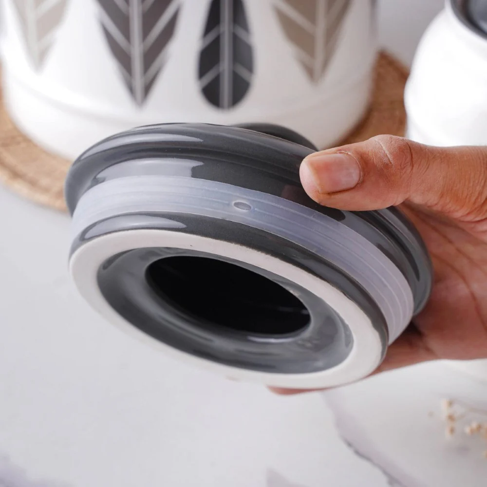 Airtight Jars Black And White - Image 3