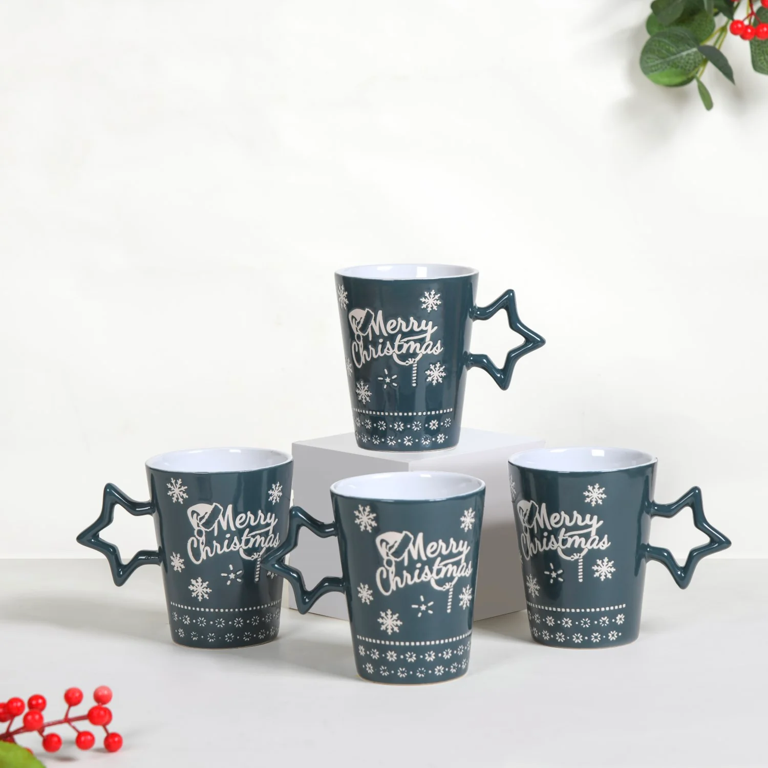 Christmas Mugs And Wreath Gift Hamper Set - Image 3