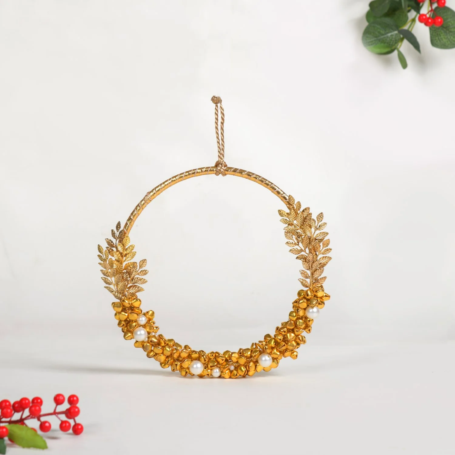 Christmas Mugs And Wreath Gift Hamper Set - Image 4