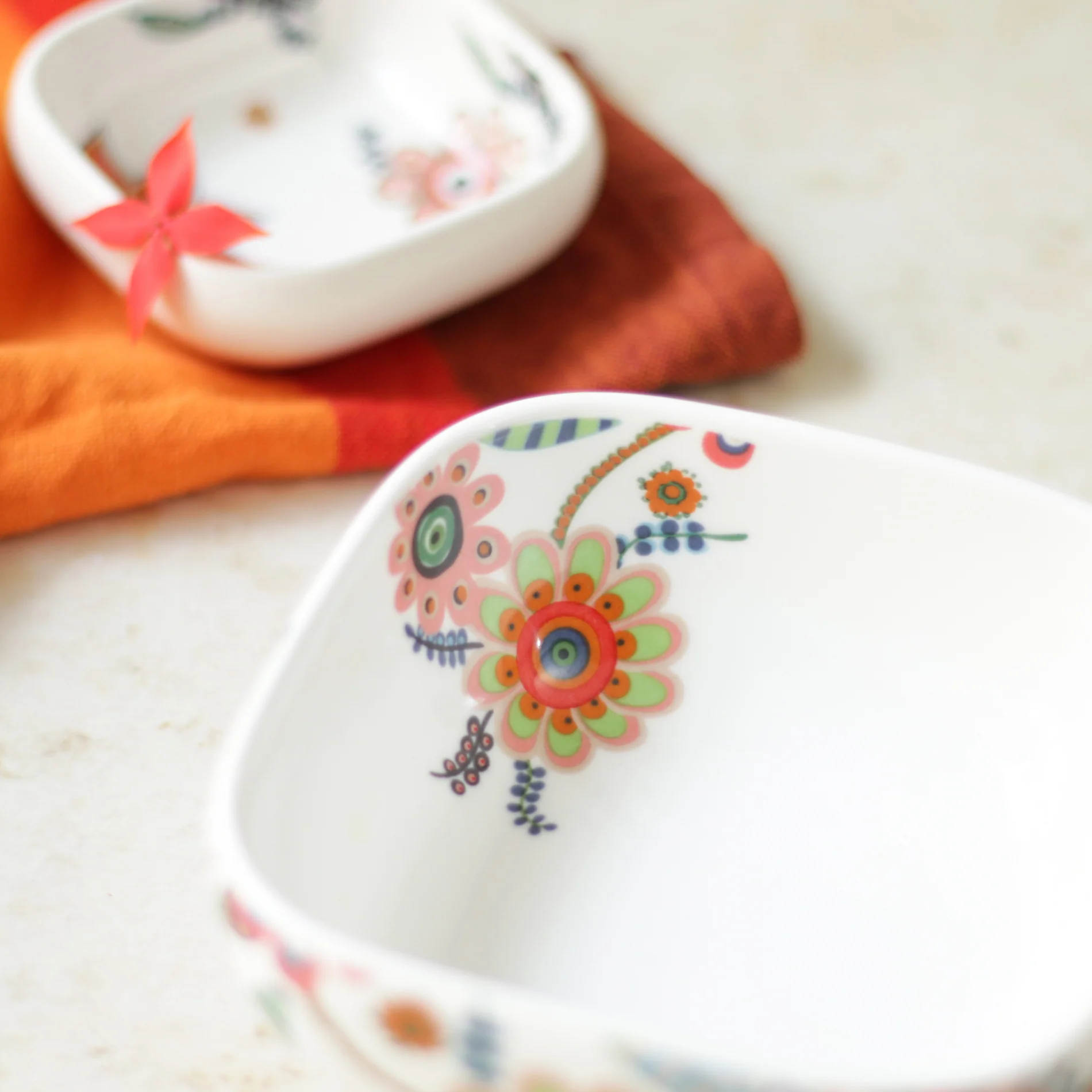 Floral Bowl with Handle - Image 4