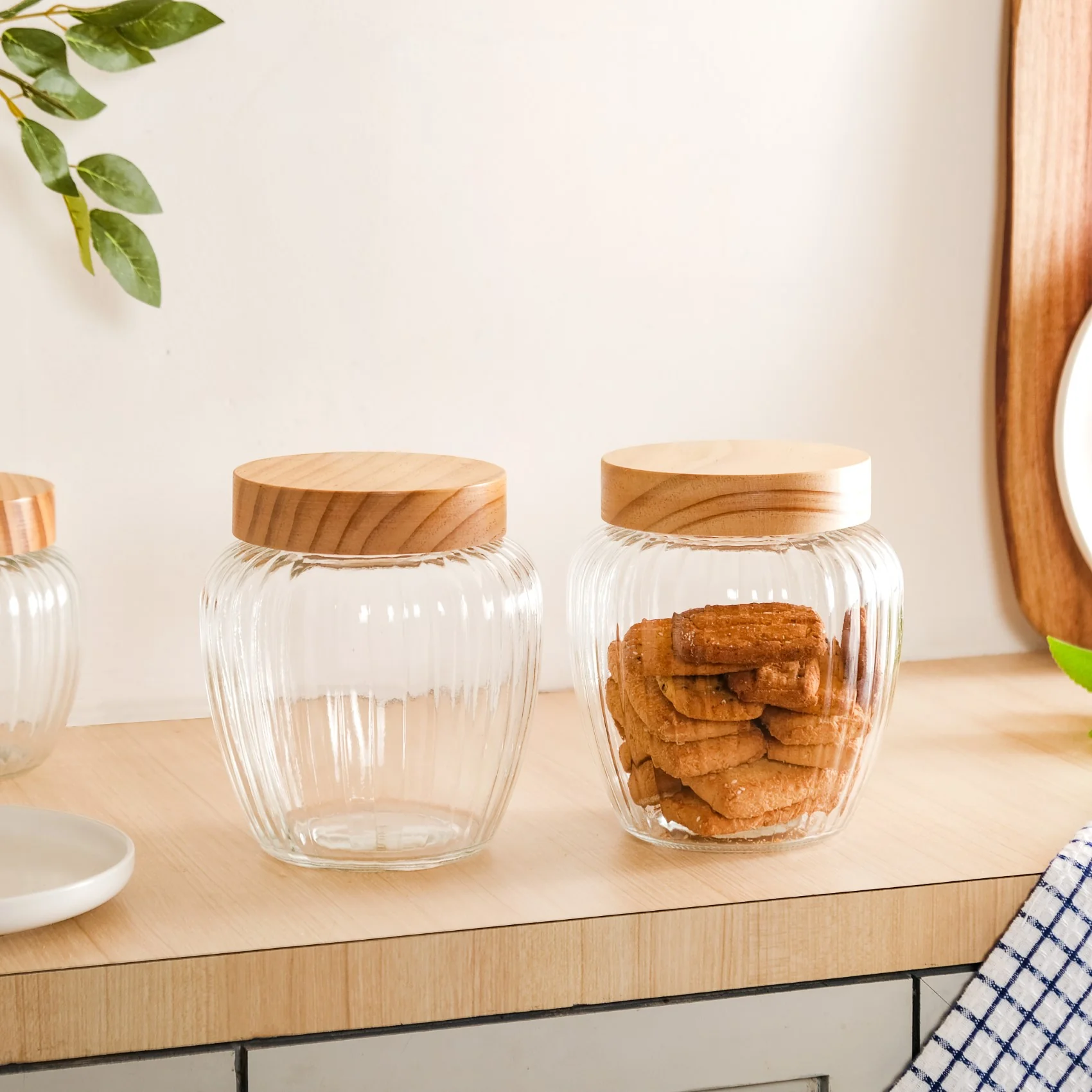 Glass Storage Jars Set of 2 With Wooden Lid 2200ml - Image 11