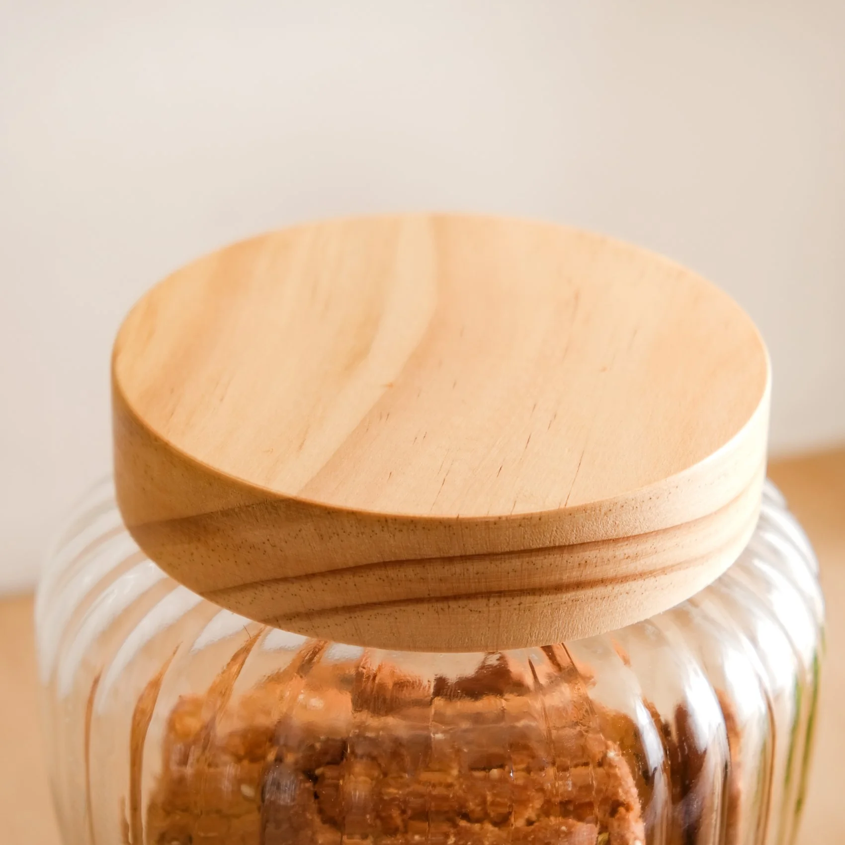 Glass Storage Jars Set of 2 With Wooden Lid 2200ml - Image 7