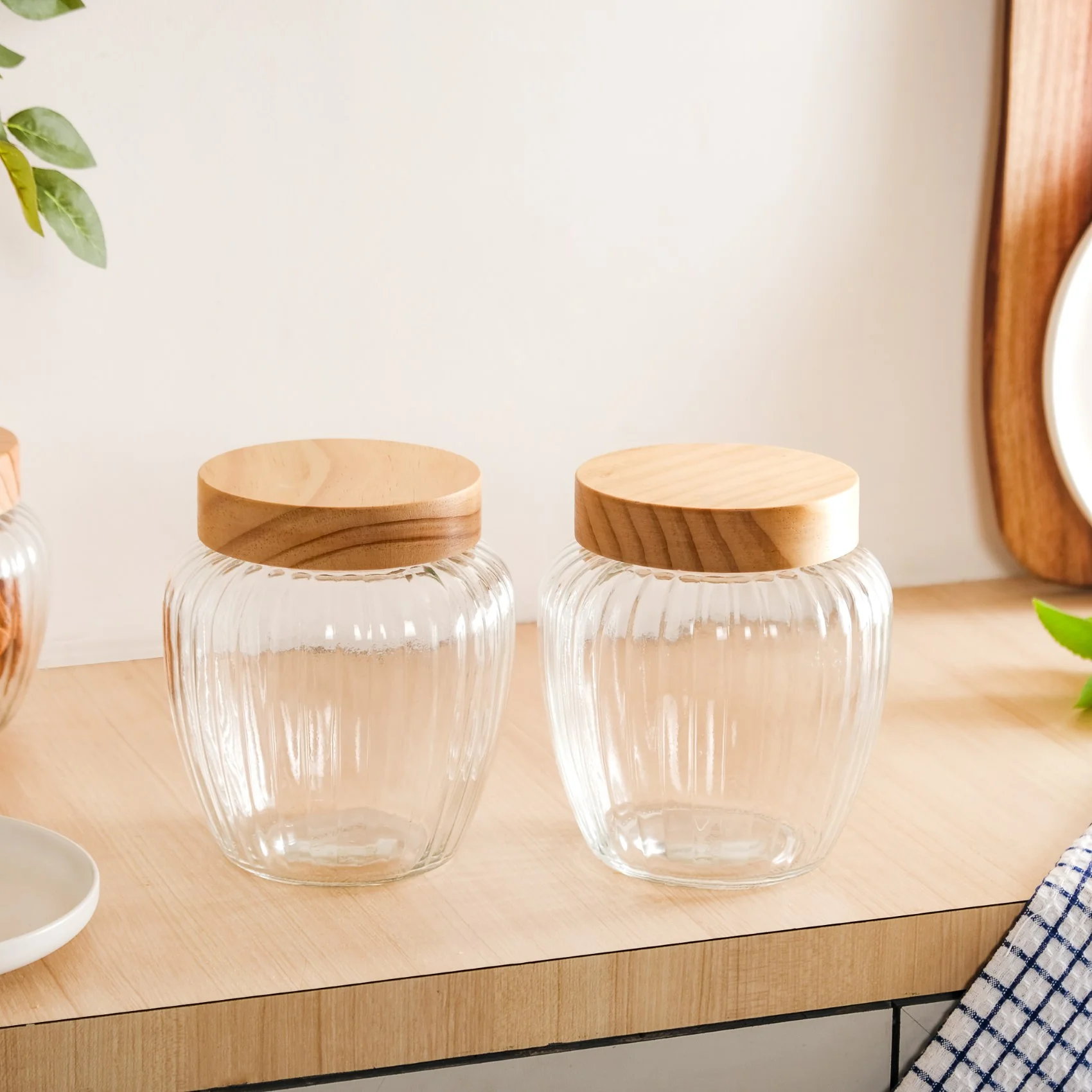Glass Storage Jars Set of 2 With Wooden Lid 2200ml - Image 9