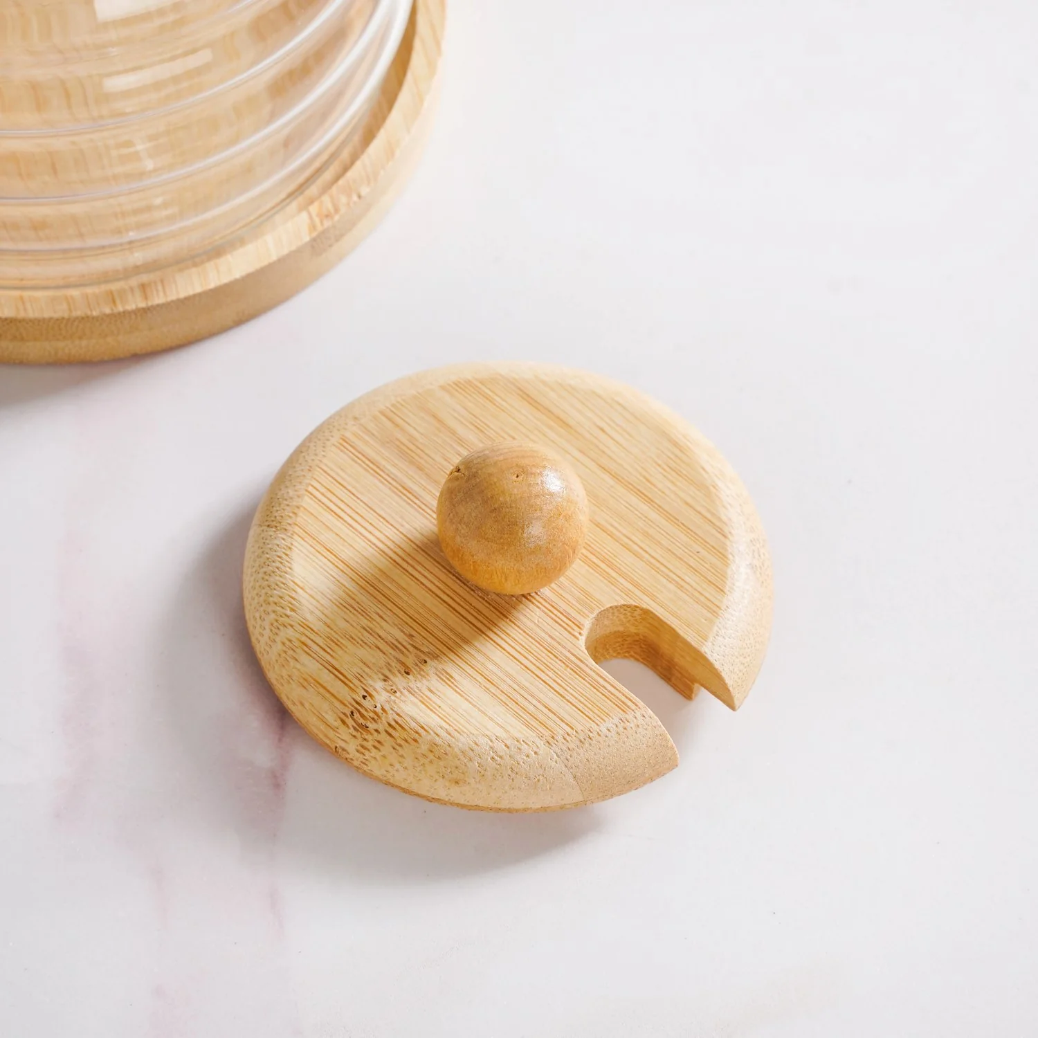 Hive Glass Honey Jar With Wooden Dipper Lid And Tray 480ml - Image 5