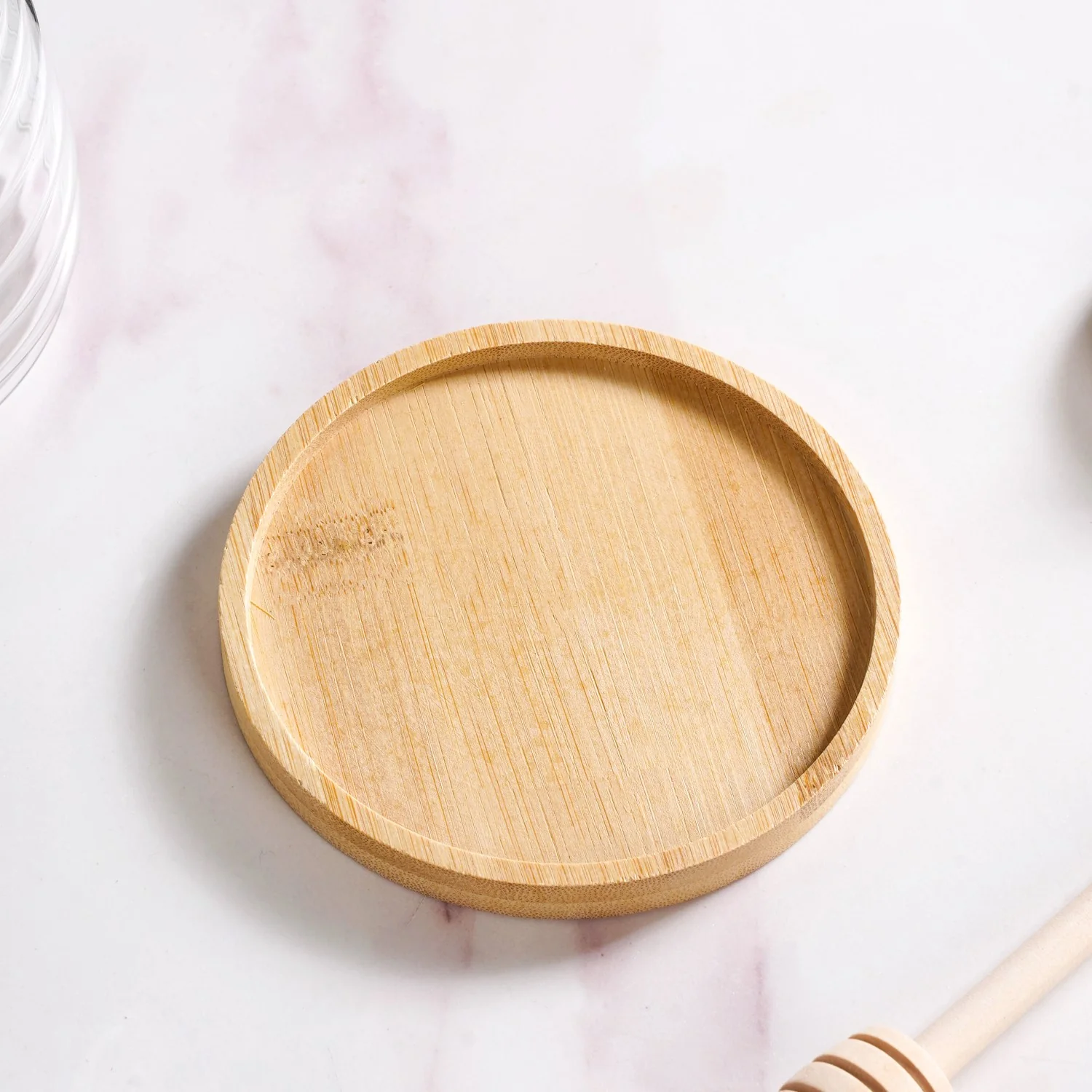 Hive Glass Honey Jar With Wooden Dipper Lid And Tray 480ml - Image 6