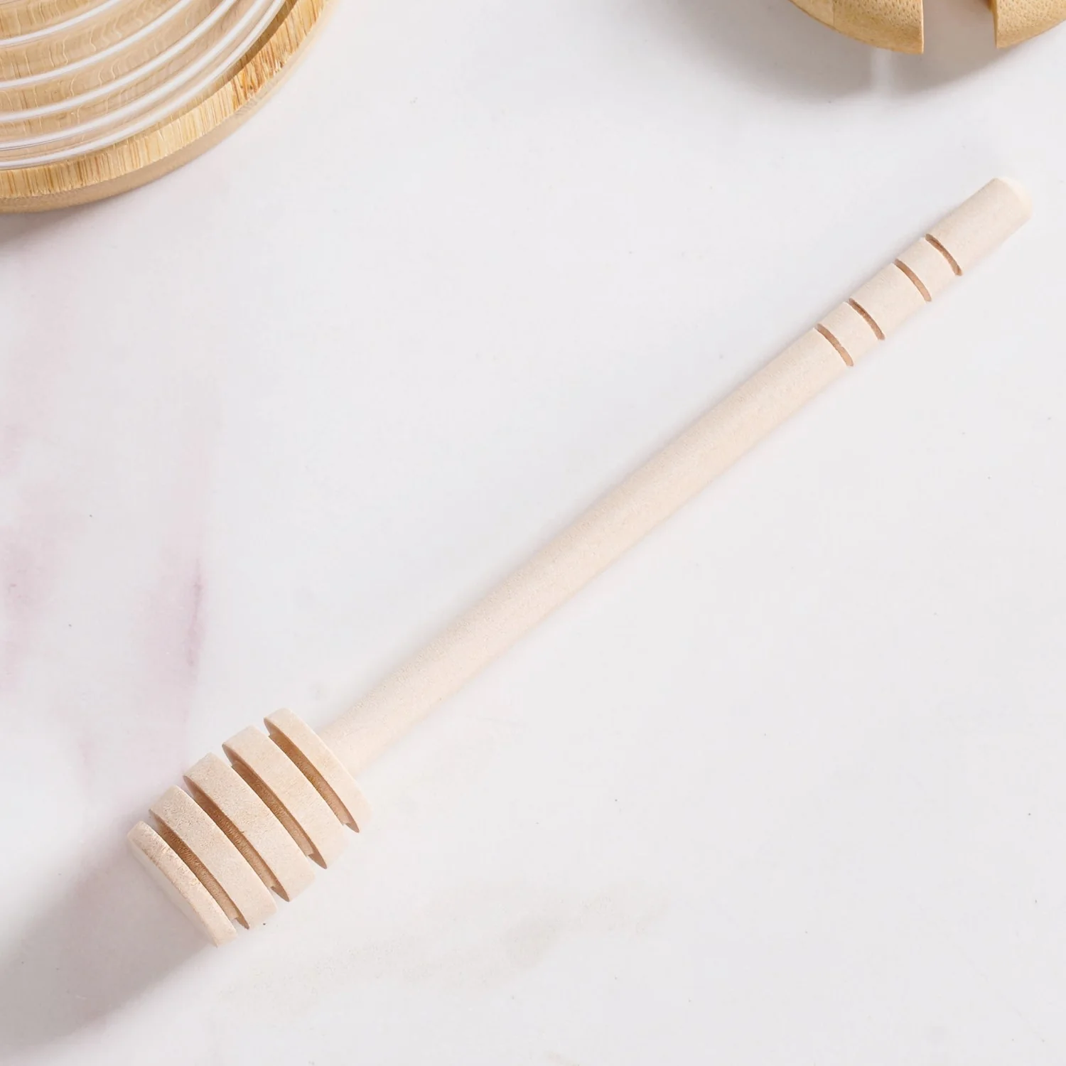 Hive Glass Honey Jar With Wooden Dipper Lid And Tray 480ml - Image 7