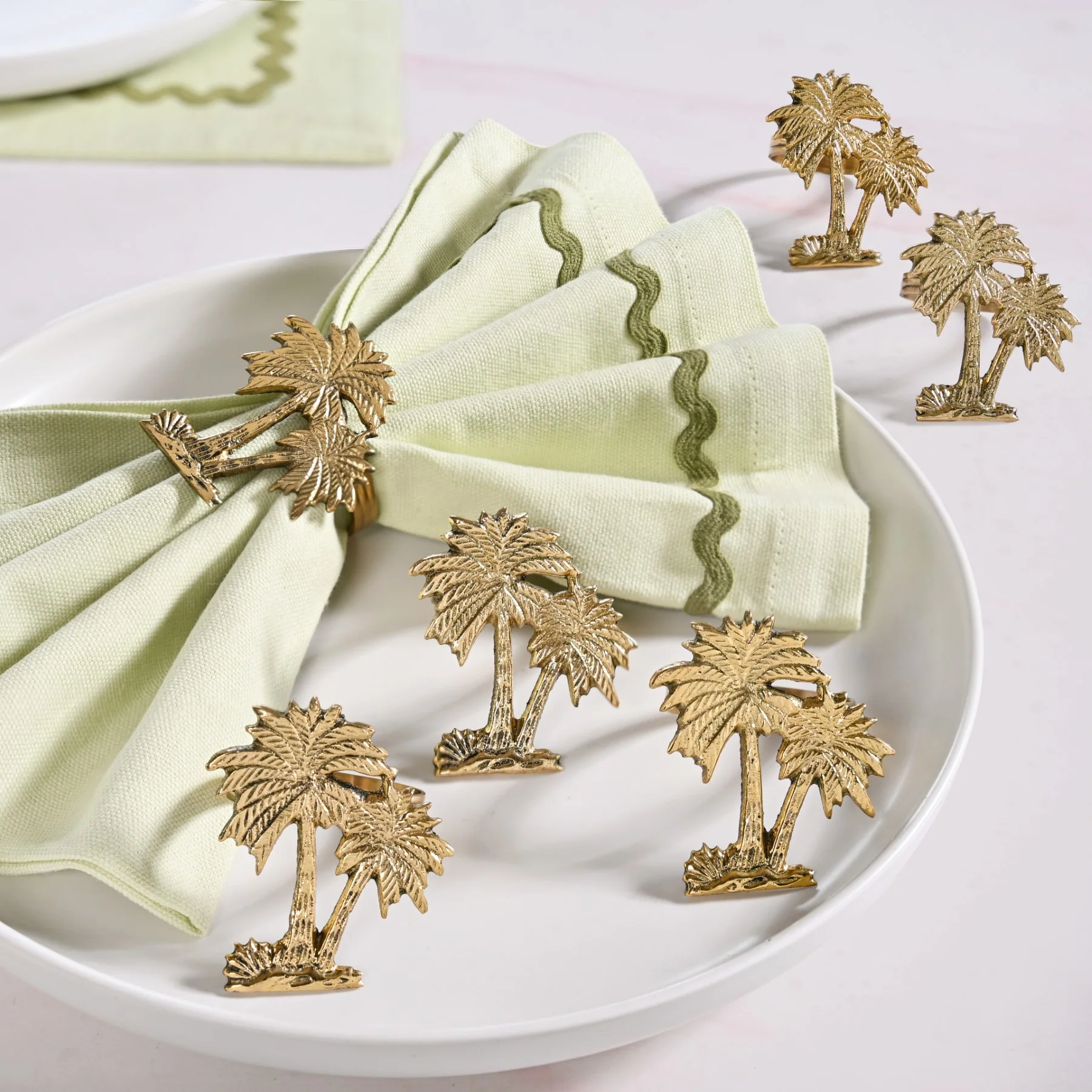 Isabelle Table Linen Gift Hamper Box With Set Of 6 Mats Napkins And Rings - Image 10