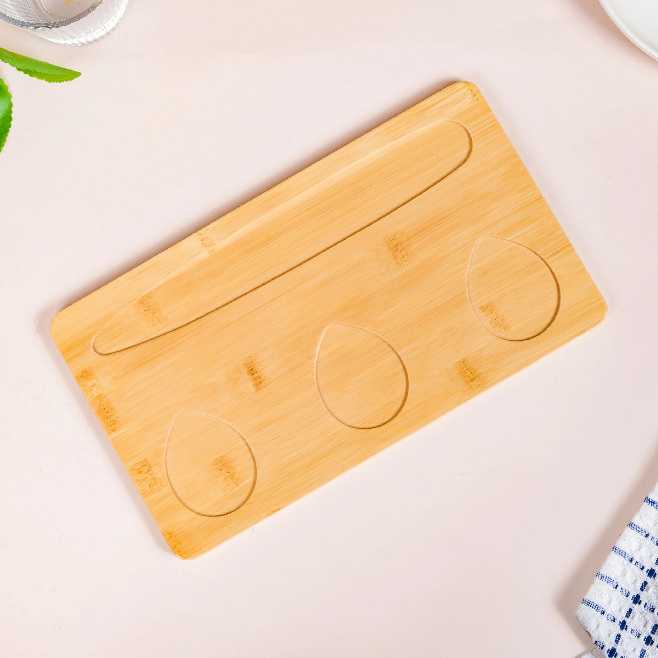 Leaf Ceramic Bowls And Long Plate Set of 4 With Tray - Image 9