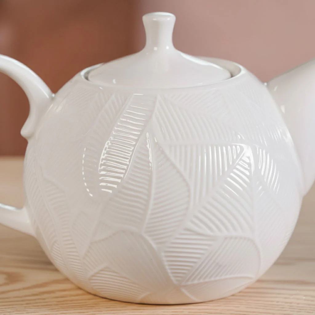 Leaf Embossed Ceramic Tea Pot With Stand 900ml - Image 5