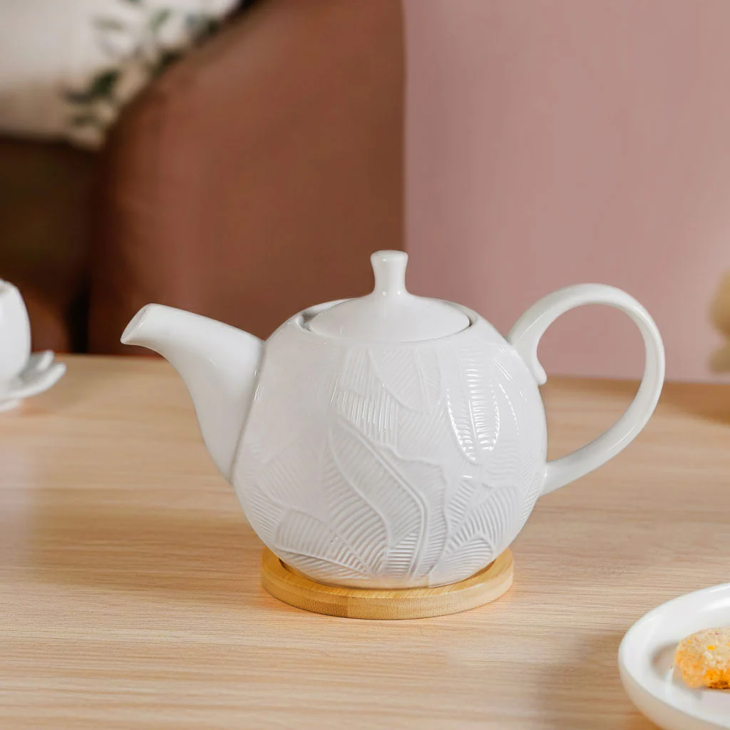 Leaf Embossed Ceramic Tea Pot With Stand 900ml - Image 6