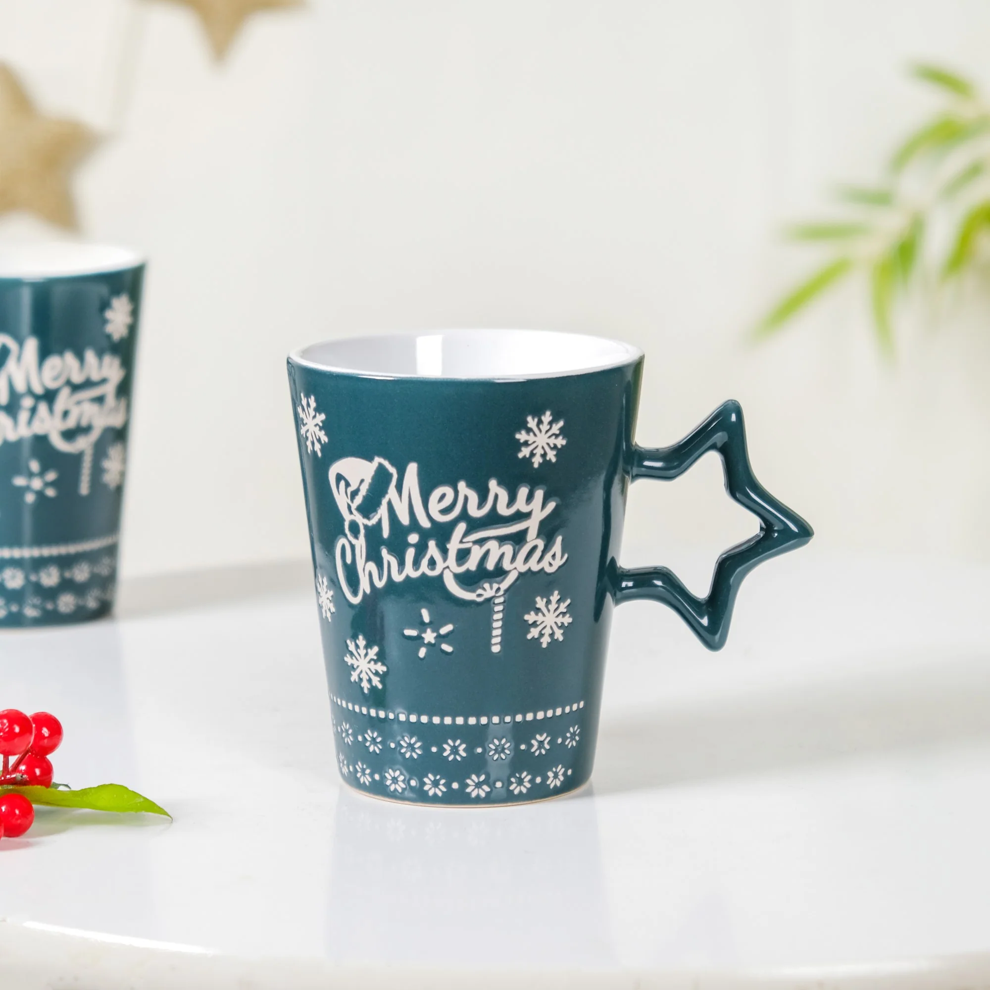 Merry Christmas Set Of 4 Cups With Star Handle Green 300ml - Image 6