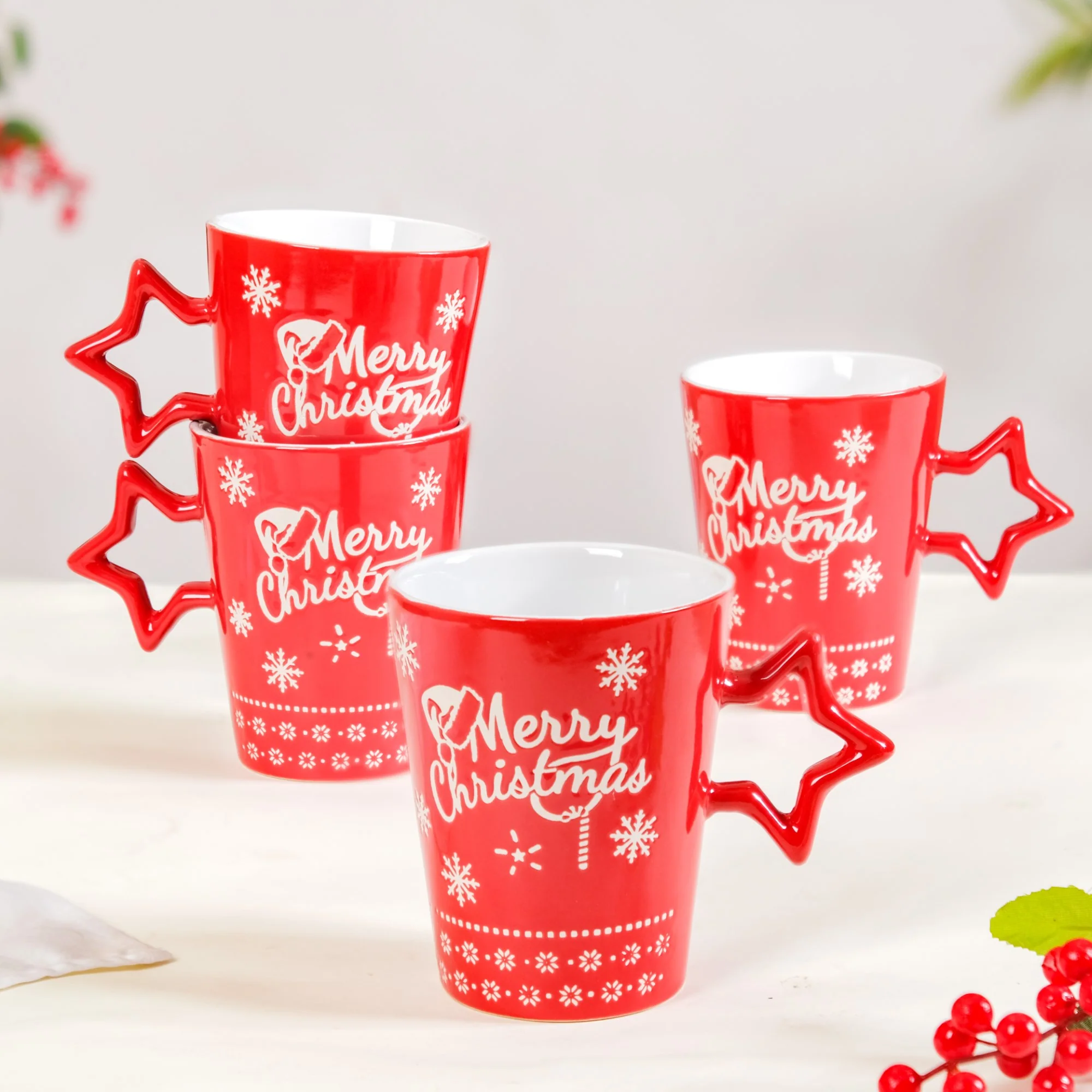 Merry Christmas Set of 4 Cups With Star Handle Red 300ml - Image 3