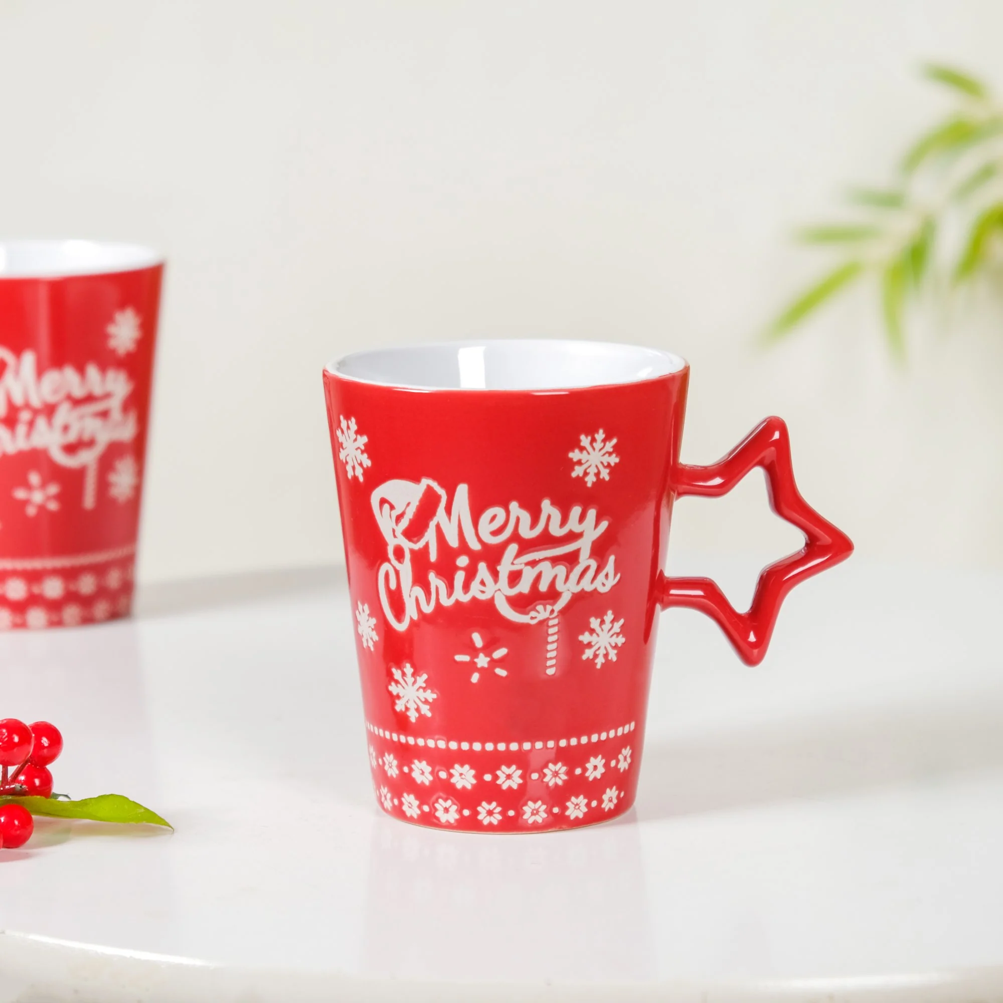 Merry Christmas Set of 4 Cups With Star Handle Red 300ml - Image 6