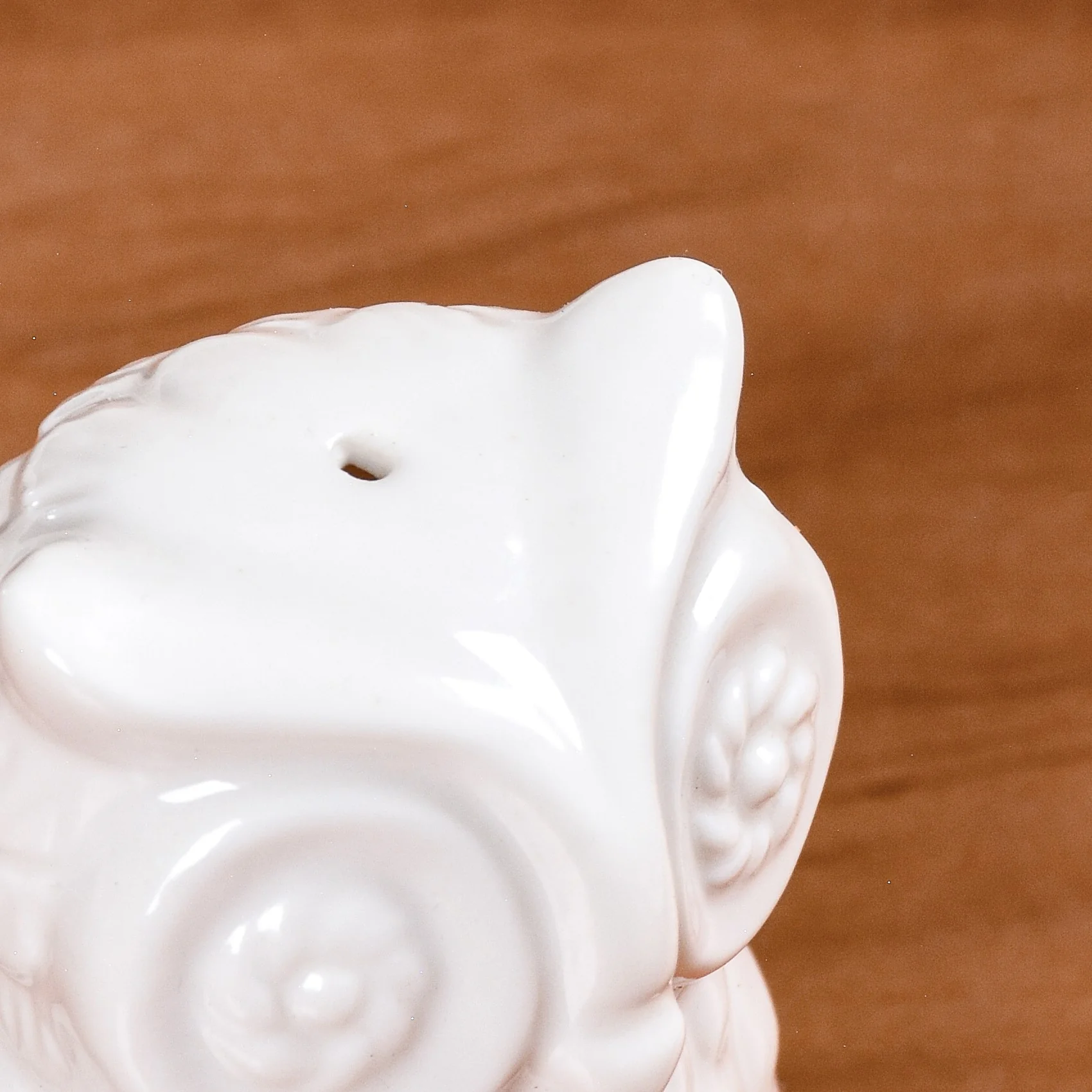 Night Owl Salt And Pepper Shakers With Wooden Tray - Image 10