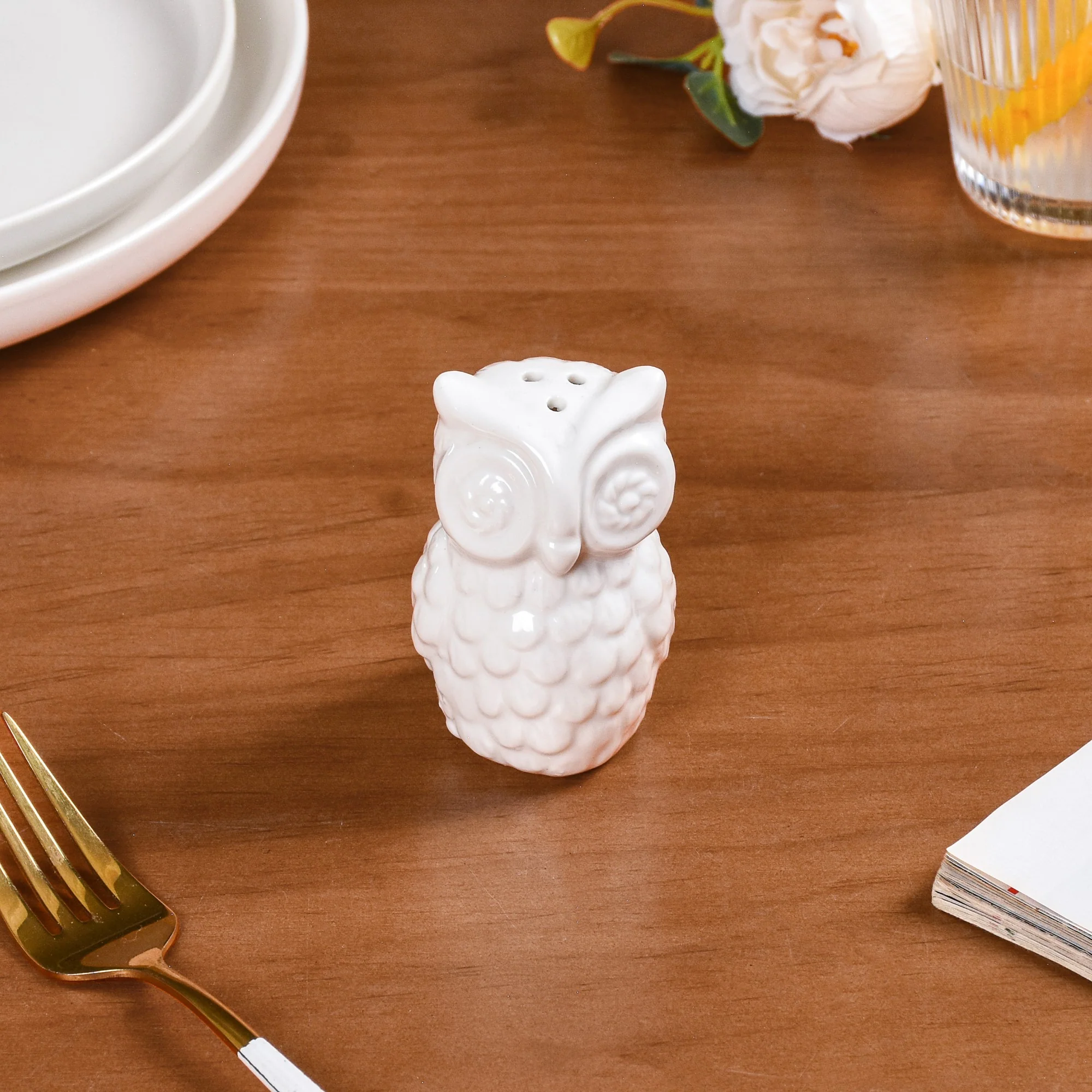 Night Owl Salt And Pepper Shakers With Wooden Tray - Image 7