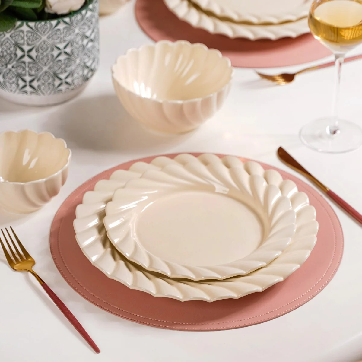 Scallop Vanilla White Luxury Snack Plates Set Of 4 9 Inch - Image 3
