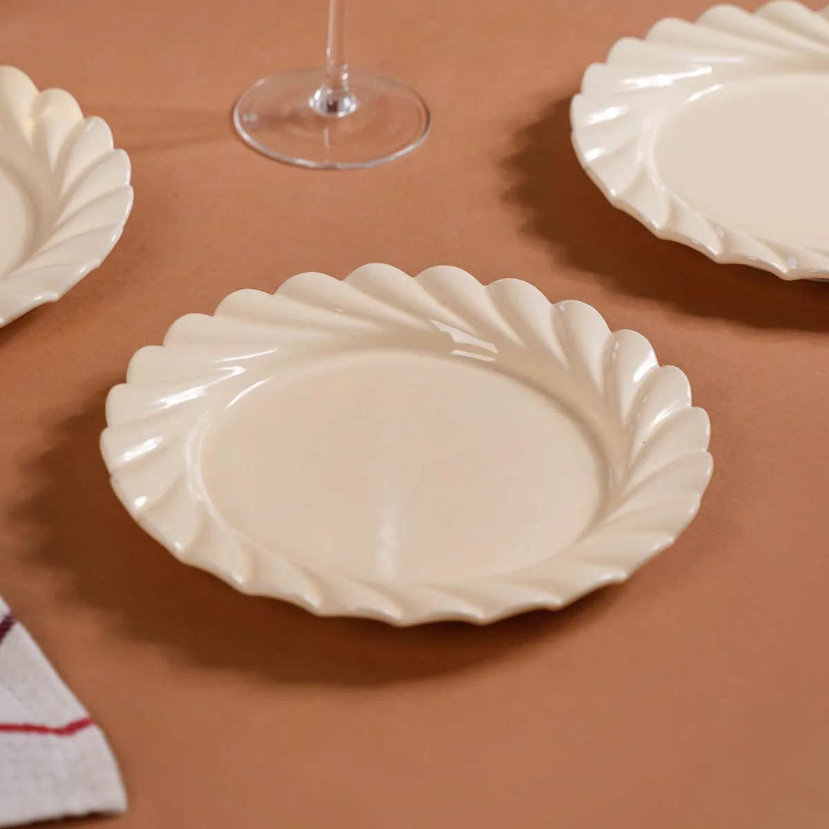 Scallop Vanilla White Luxury Snack Plates Set Of 4 9 Inch - Image 9