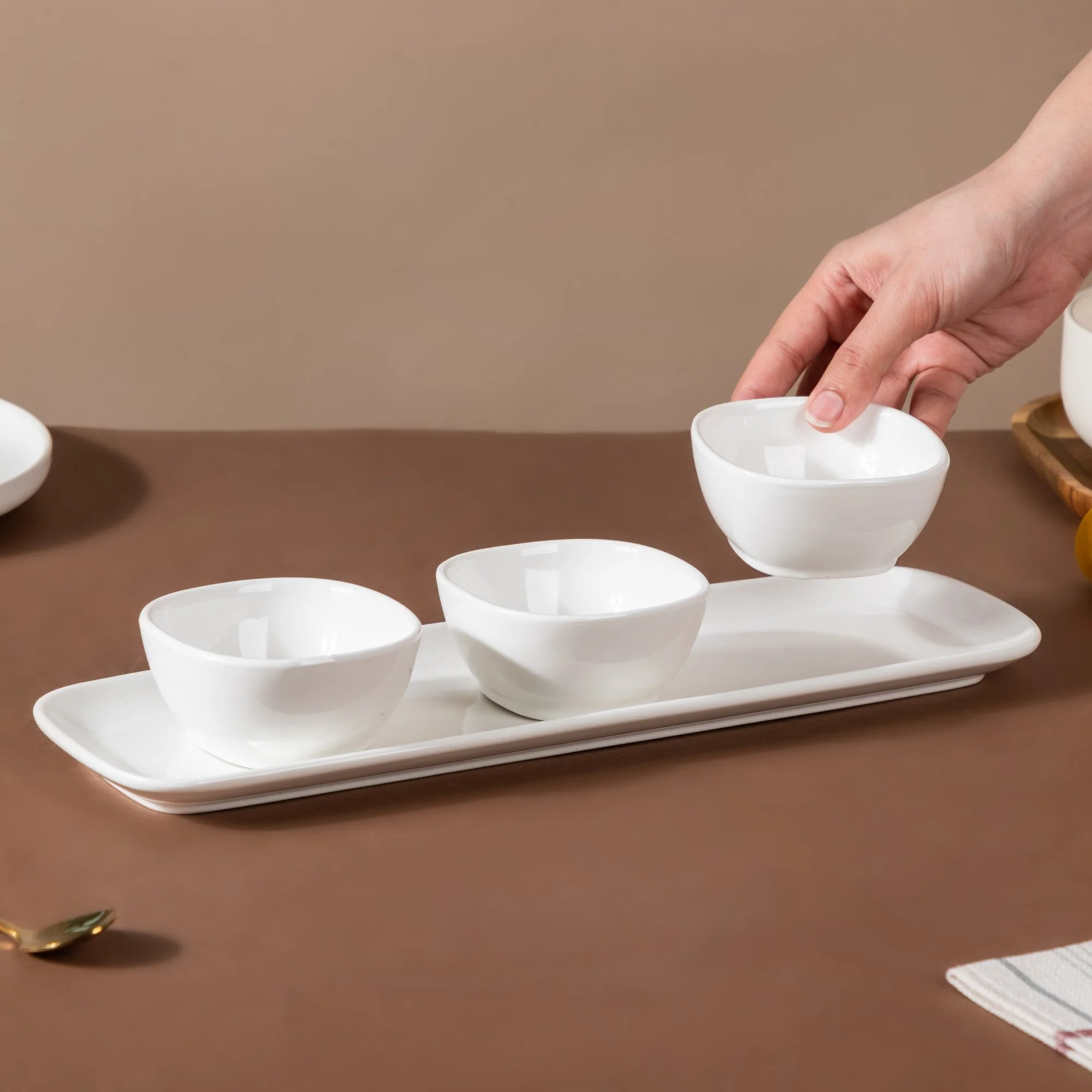 Serena Pearly White Dip Bowl Set Of 3 with Tray - Image 3