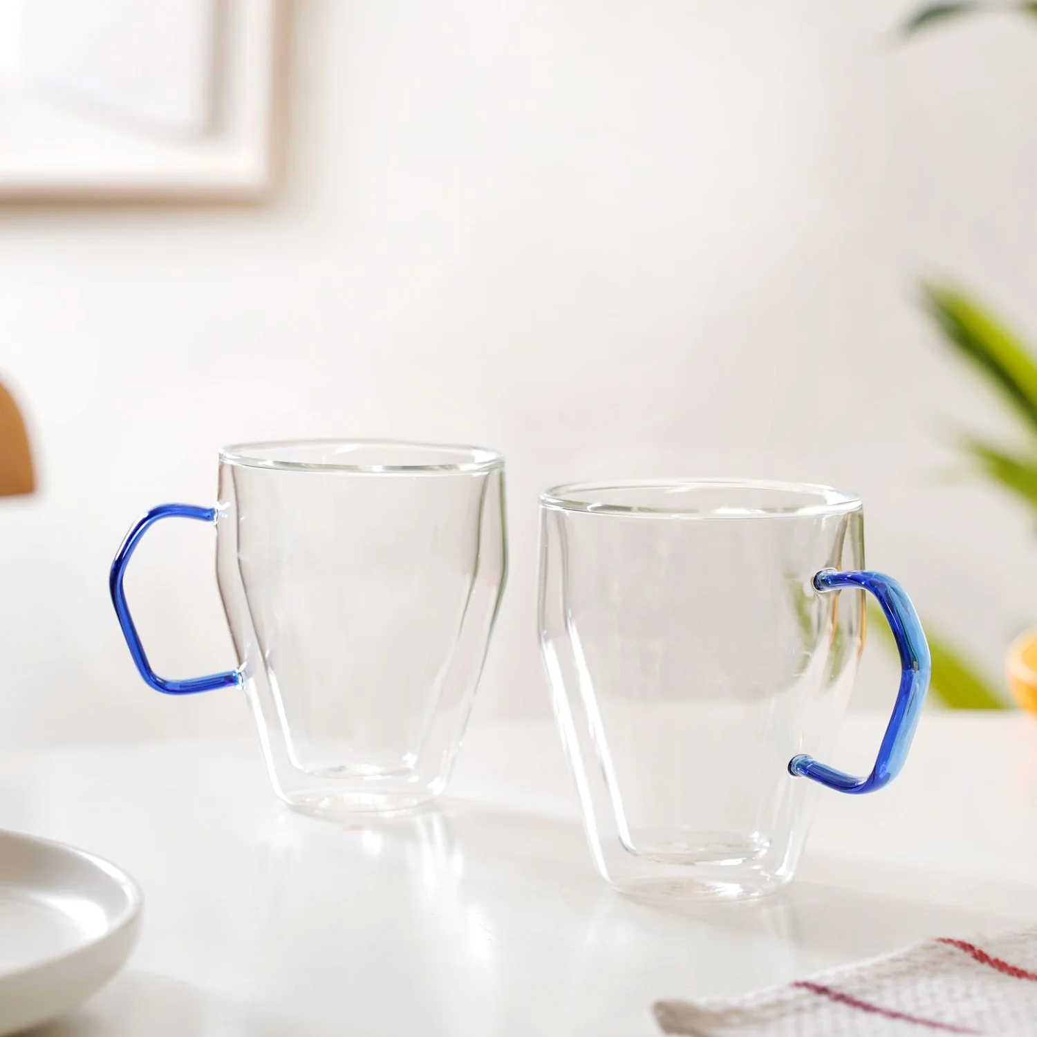 Set Of 2 Borosilicate Glass Cups With Blue Handle 250ml - Image 3