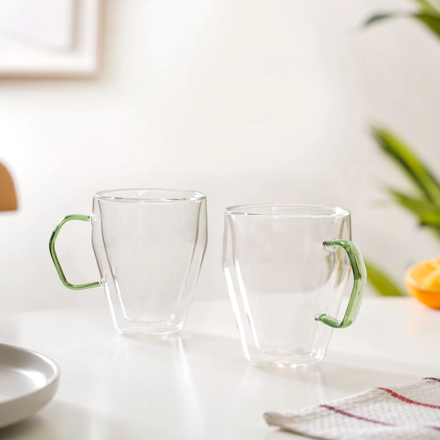 Set Of 2 Double Wall Glass Mugs With Green Handle 250ml - Image 3