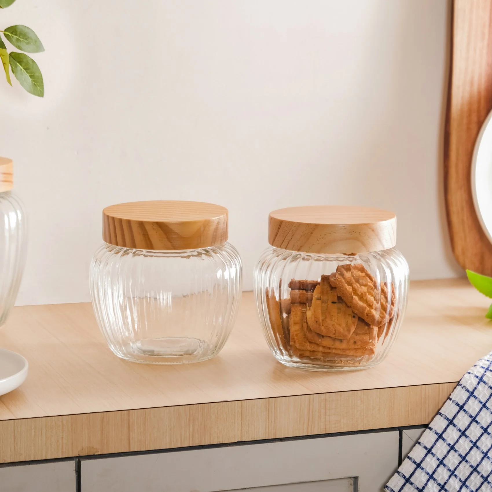 Set of 2 Glass Jars With Wooden Lid 1600ml - Image 12