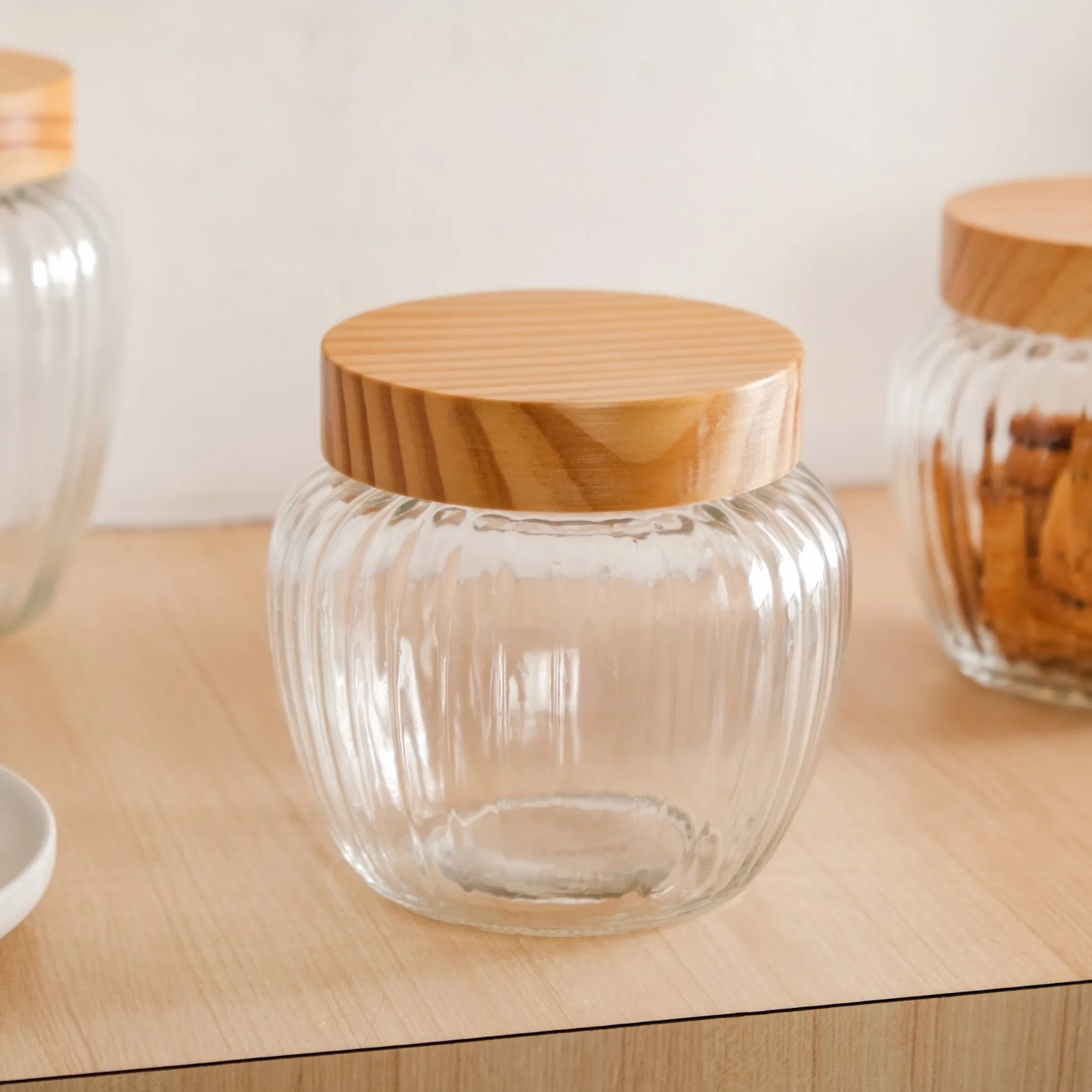 Set of 2 Glass Jars With Wooden Lid 1600ml - Image 7