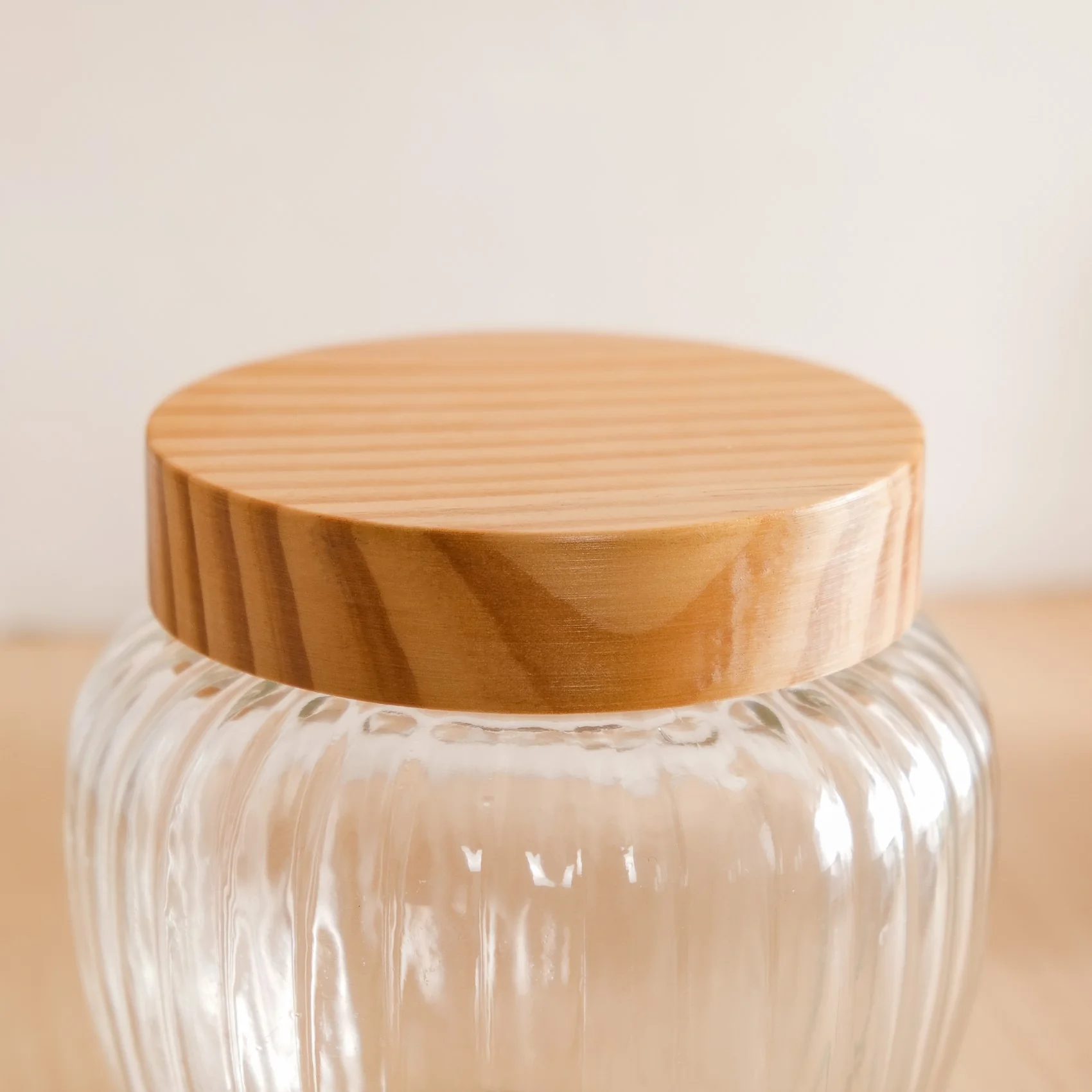 Set of 2 Glass Jars With Wooden Lid 1600ml - Image 8