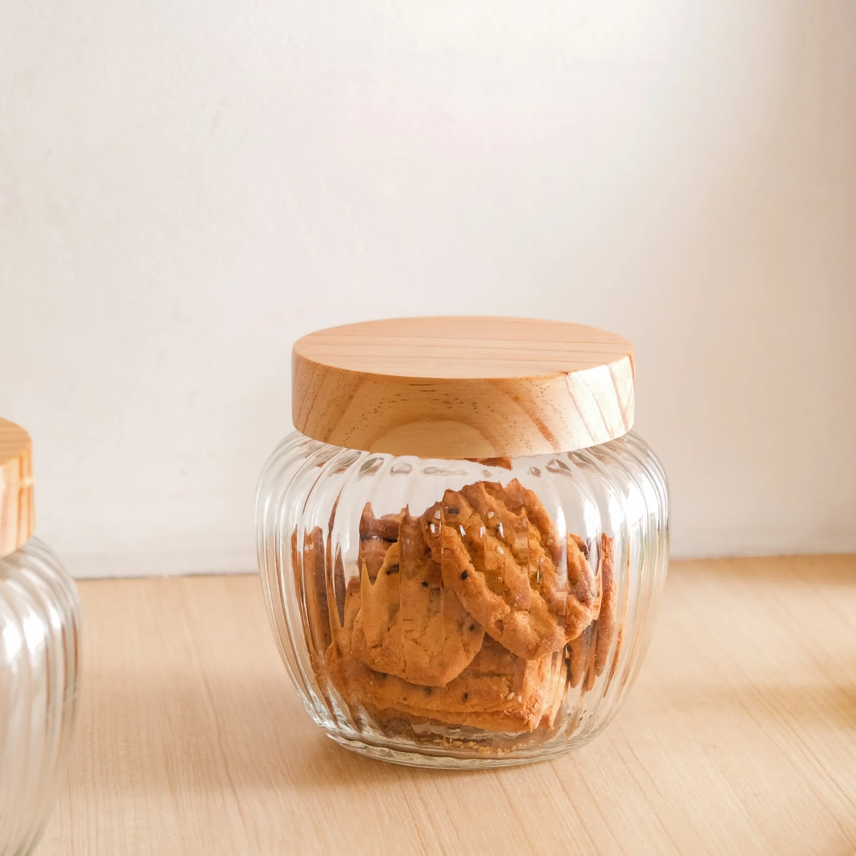 Set of 2 Glass Jars With Wooden Lid 1600ml - Image 9