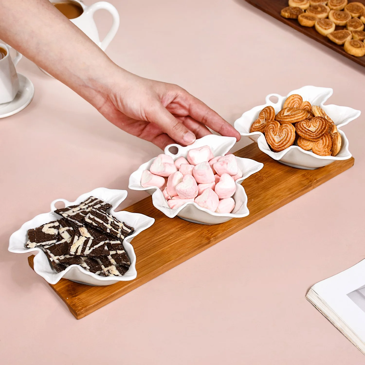Set Of 3 Maple Leaf Ceramic Bowls With Tray 200ml - Image 3