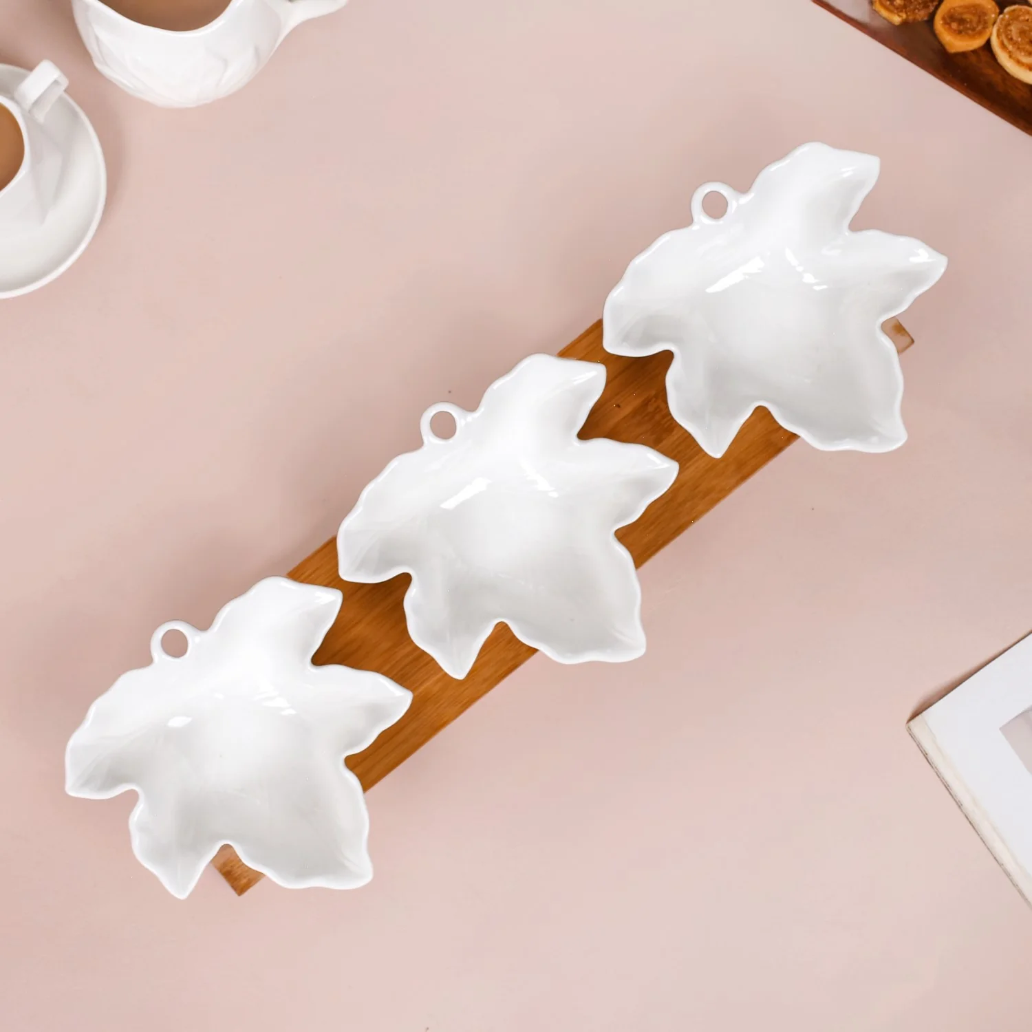 Set Of 3 Maple Leaf Ceramic Bowls With Tray 200ml - Image 6