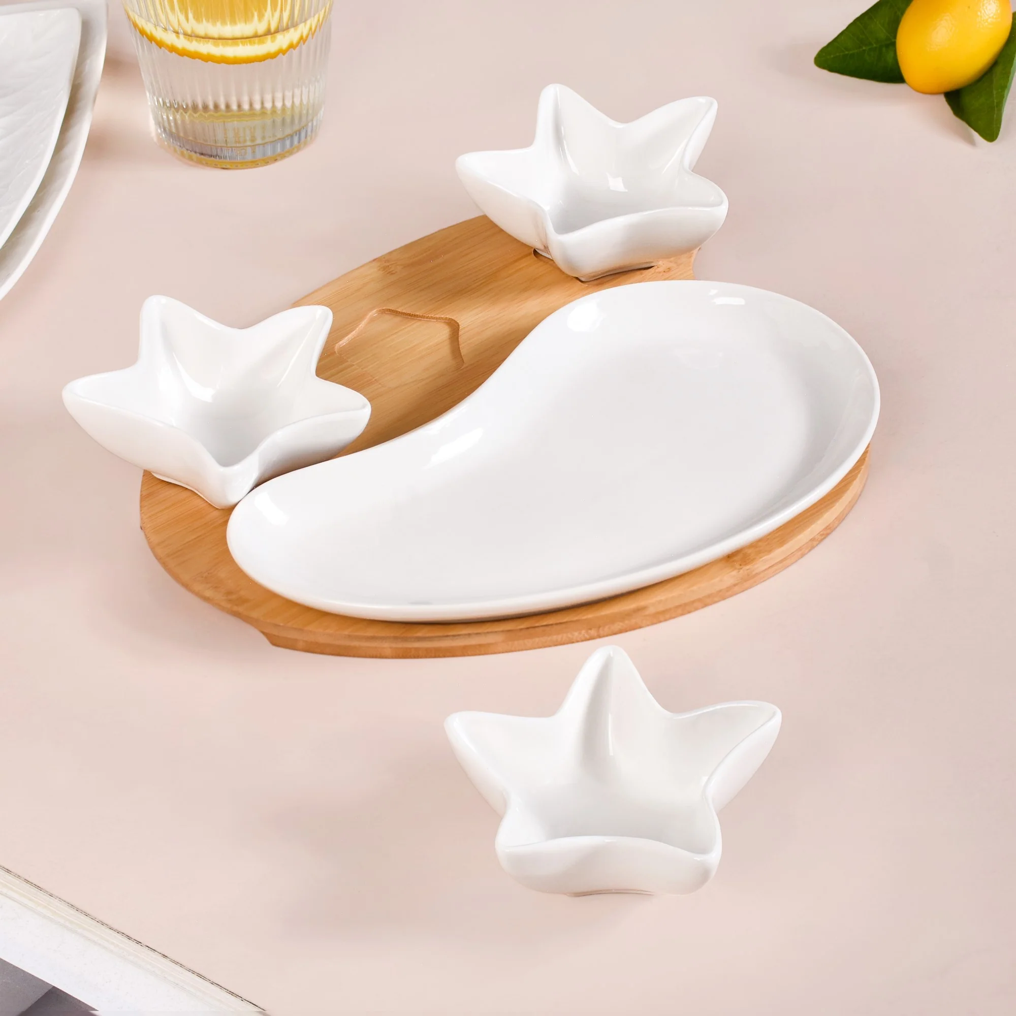 Set Of 4 Stars And Comet Ceramic Serveware With Tray - Image 11