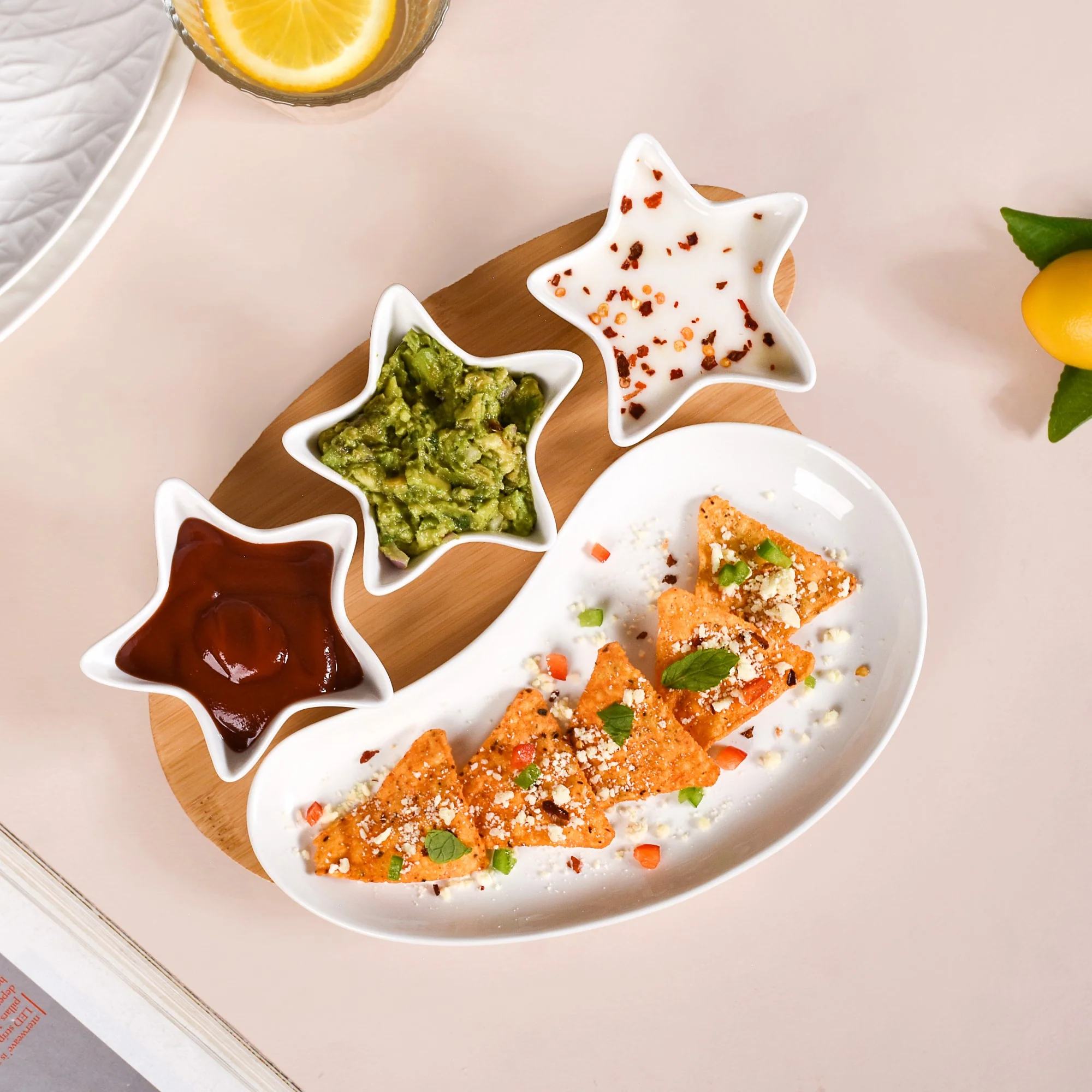 Set Of 4 Stars And Comet Ceramic Serveware With Tray - Image 6