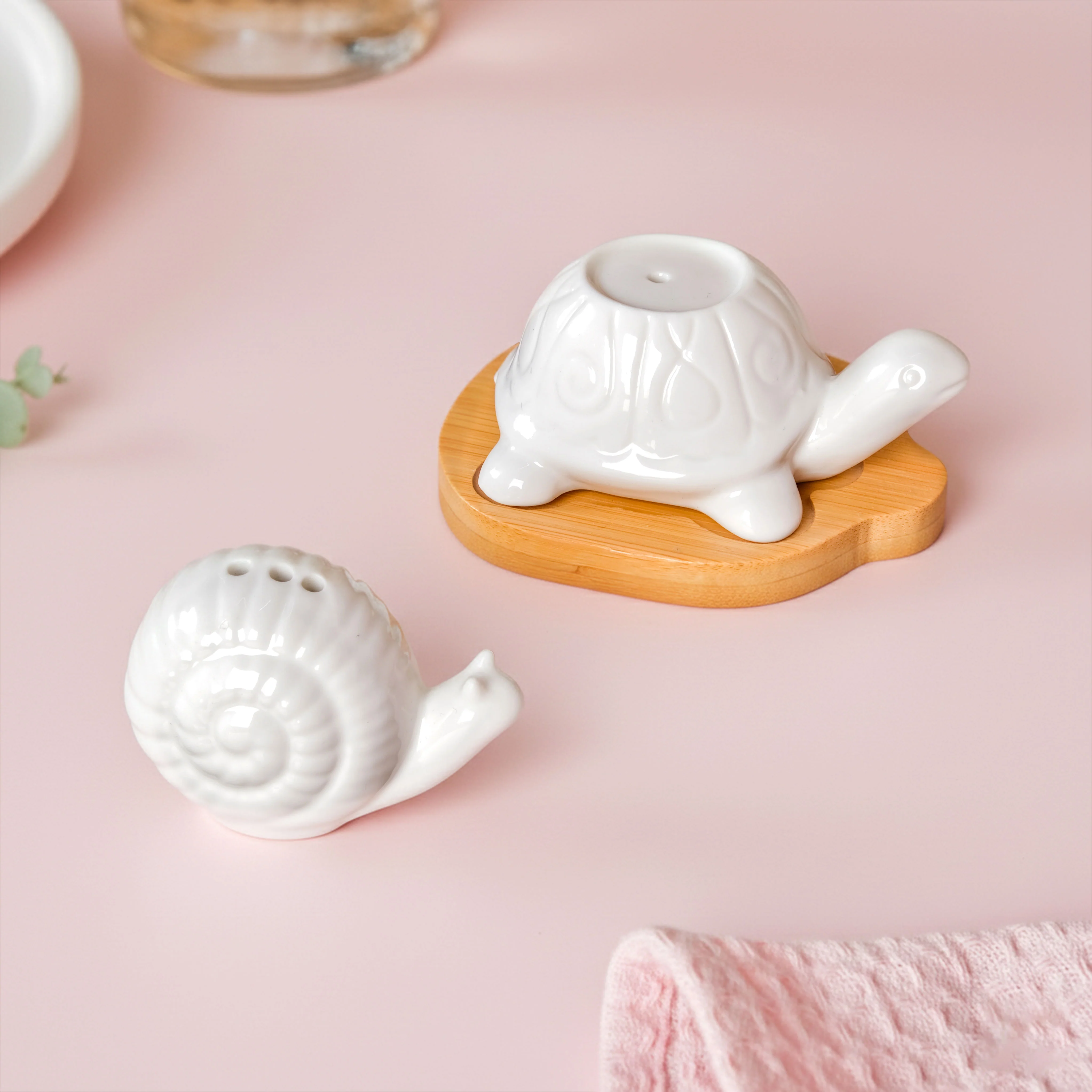 Snail Tortoise Salt Pepper Shaker Set With Wooden Tray - Image 9